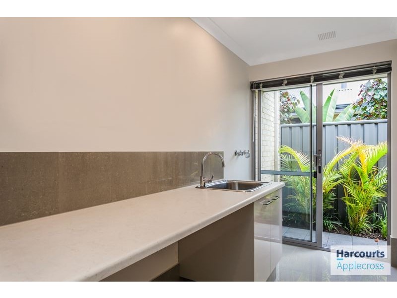10 Torridge Approach, Piara Waters WA 6112