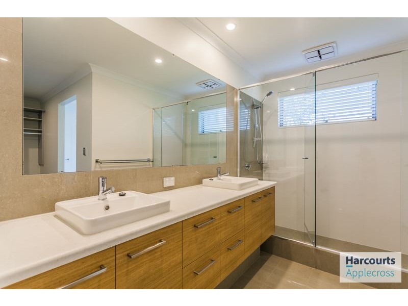 10 Torridge Approach, Piara Waters WA 6112