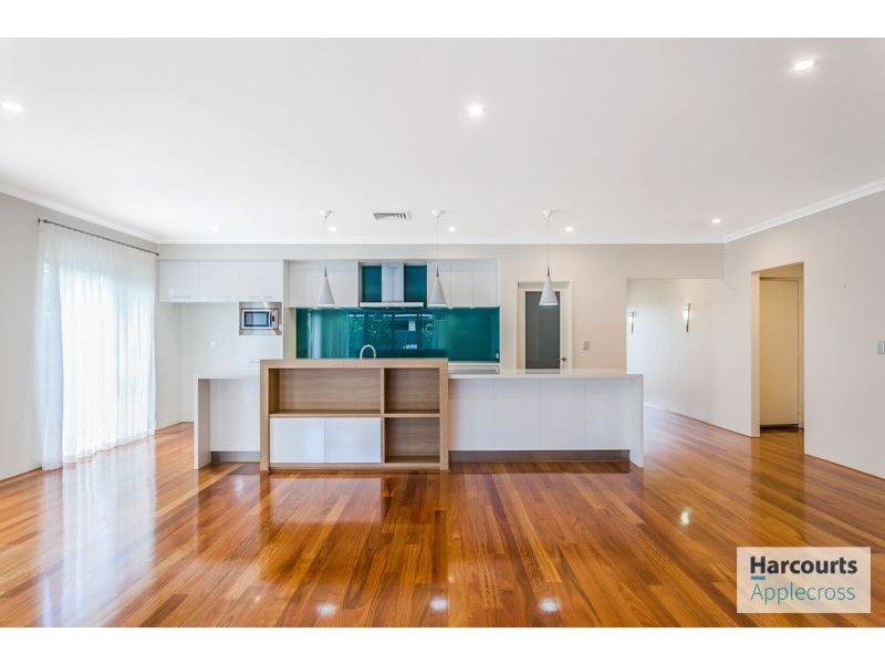 10 Torridge Approach, Piara Waters WA 6112