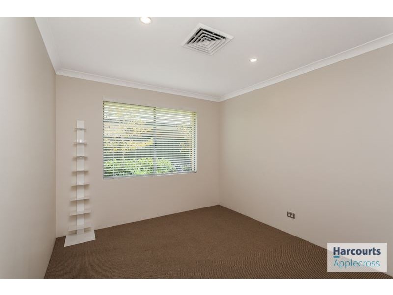 10 Torridge Approach, Piara Waters WA 6112