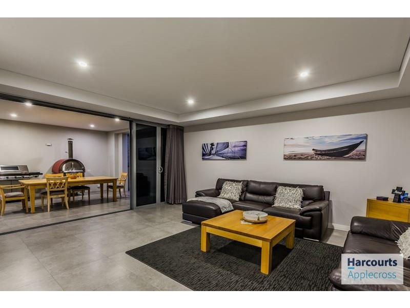 6 Algarve Way, Hillarys WA 6025