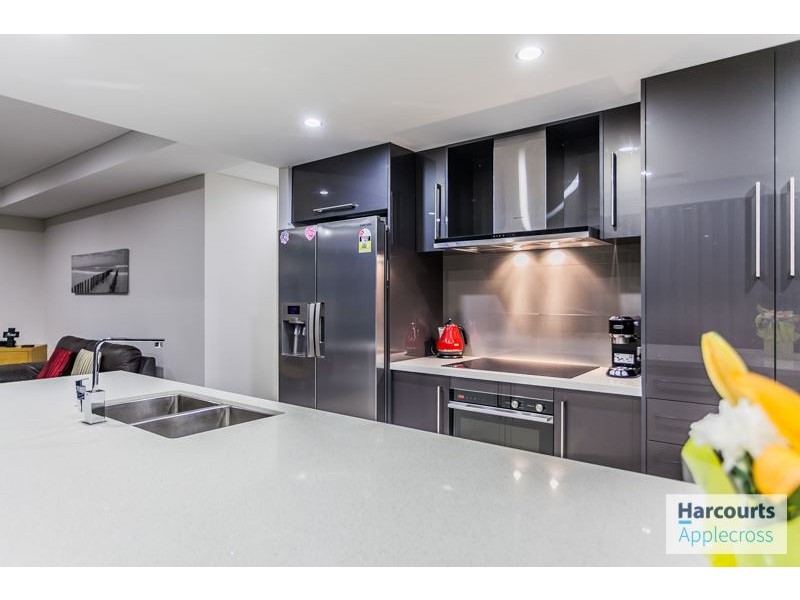 6 Algarve Way, Hillarys WA 6025