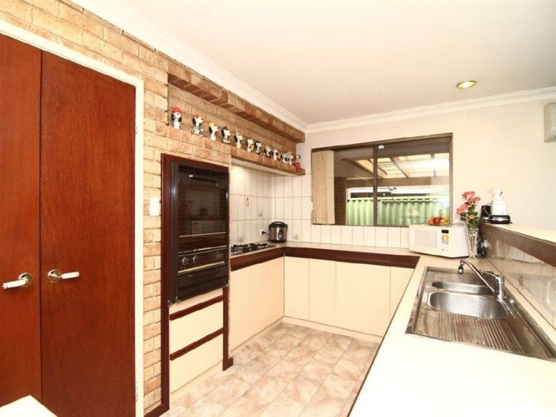 59 Paterson Gardens, Winthrop WA 6150