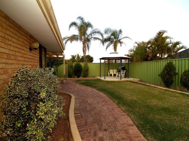 59 Paterson Gardens, Winthrop WA 6150
