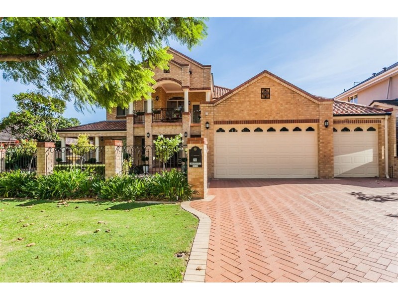 70 Tweeddale Road, Applecross WA 6153