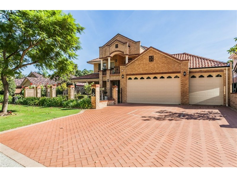 70 Tweeddale Road, Applecross WA 6153