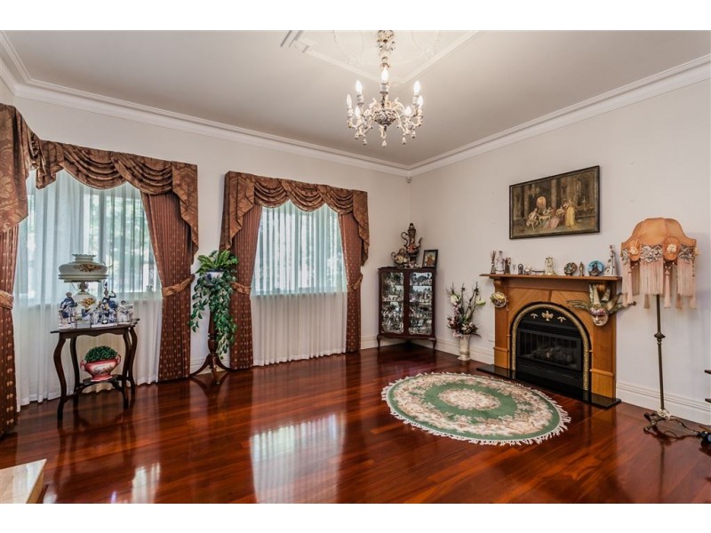 70 Tweeddale Road, Applecross WA 6153