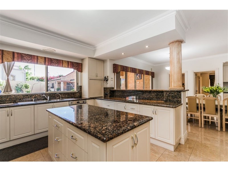 70 Tweeddale Road, Applecross WA 6153