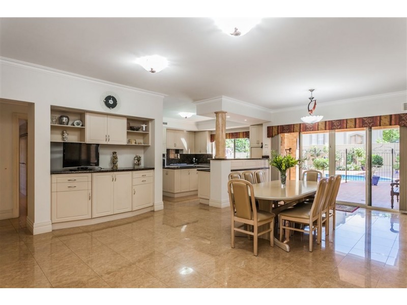 70 Tweeddale Road, Applecross WA 6153