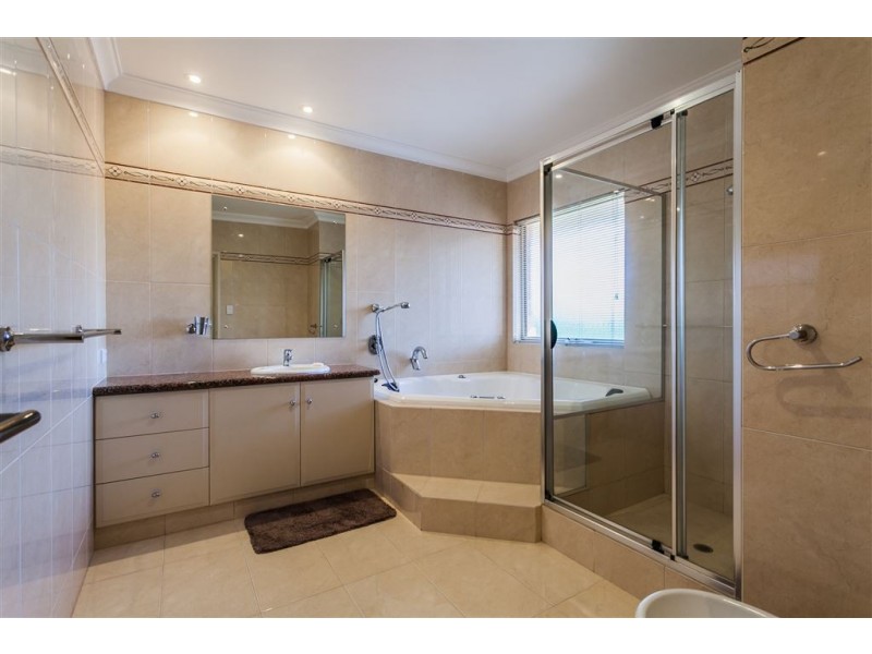 70 Tweeddale Road, Applecross WA 6153