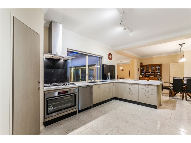 14 Rossiter Way, Winthrop WA 6150