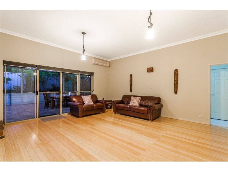 14 Rossiter Way, Winthrop WA 6150