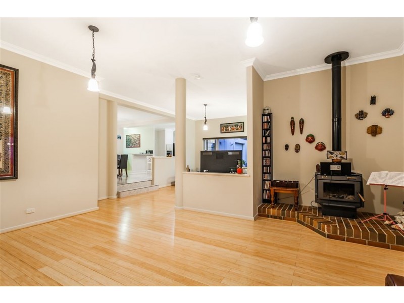 14 Rossiter Way, Winthrop WA 6150