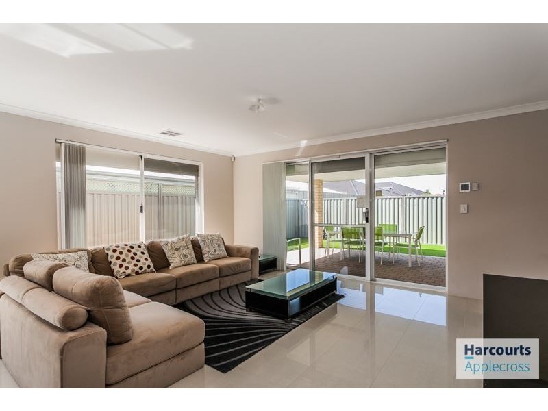 68 Archdale Loop, Piara Waters WA 6112