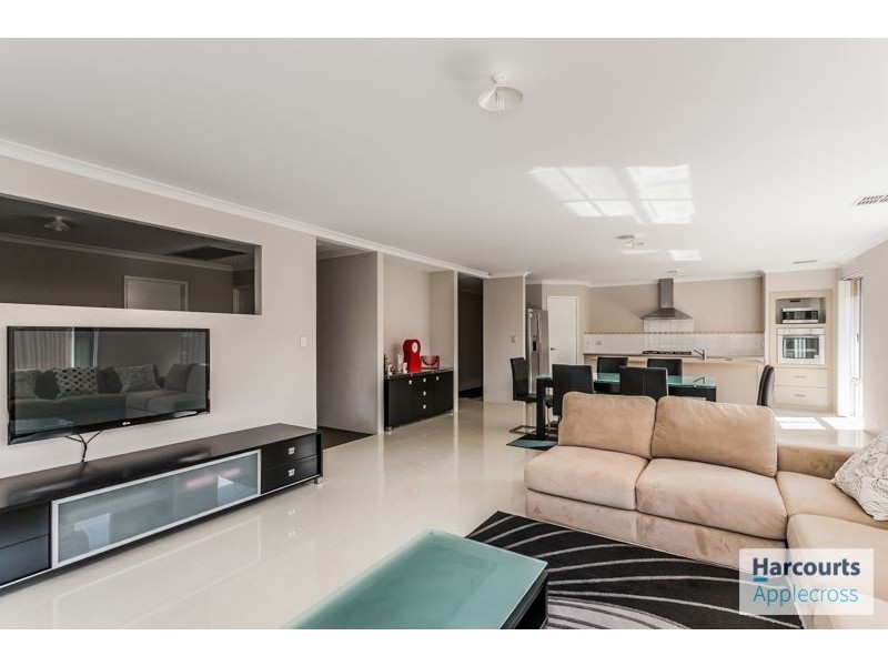 68 Archdale Loop, Piara Waters WA 6112