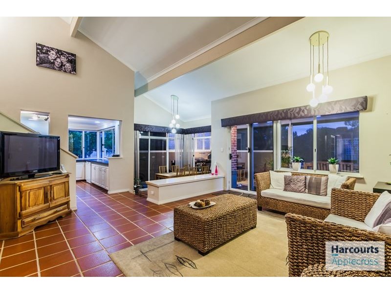 3 Watson Hill, Winthrop WA 6150