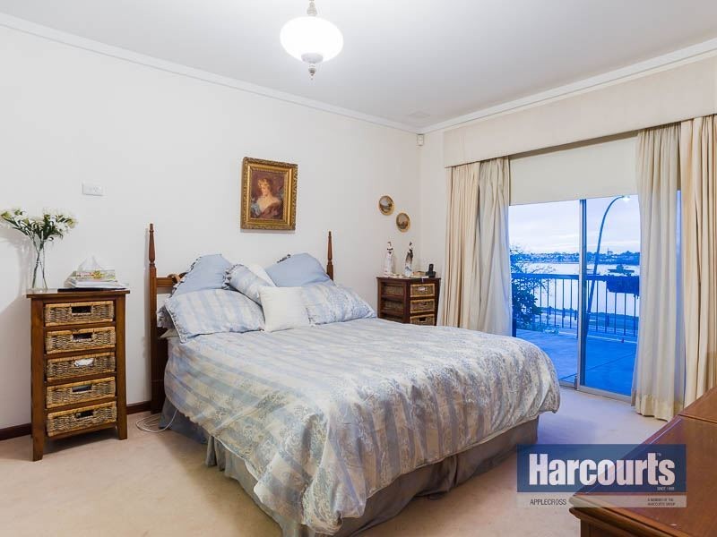 33 Canning Beach Road, Applecross WA 6153