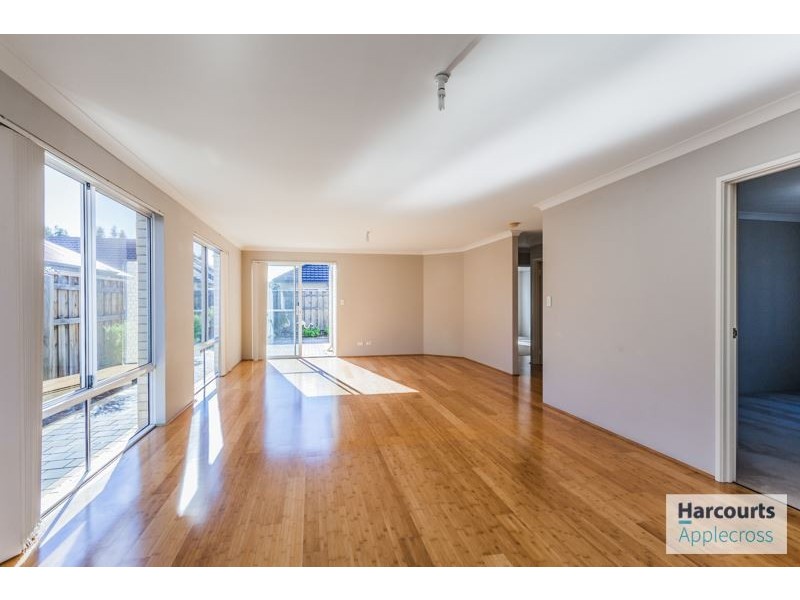 5 Churchill Green, Canning Vale WA 6155