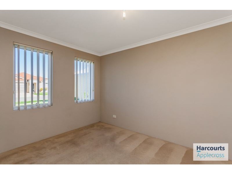 5 Churchill Green, Canning Vale WA 6155