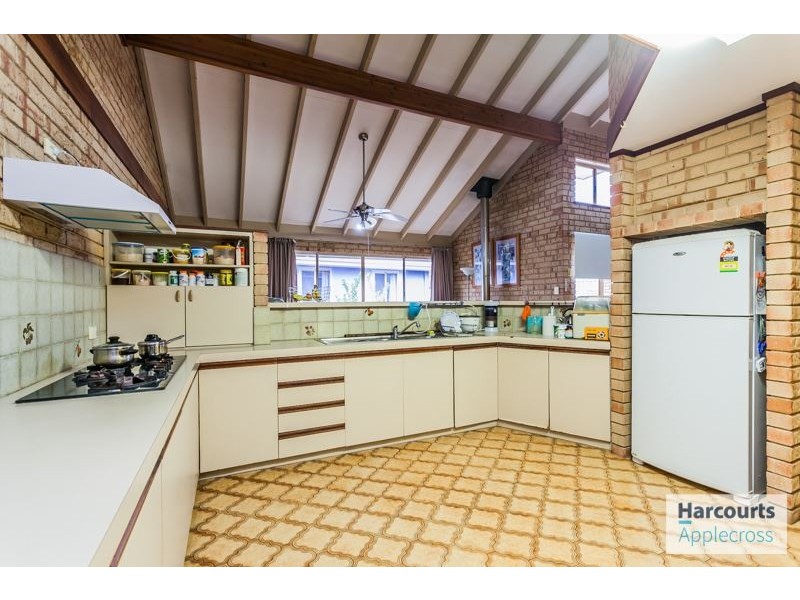 8 Coombs Place, Bateman WA 6150