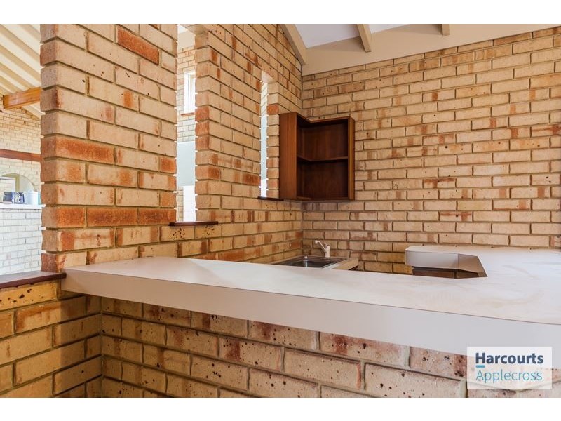 8 Coombs Place, Bateman WA 6150