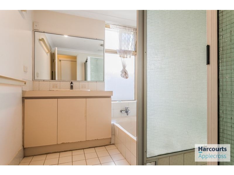 34 Keenan Way, Winthrop WA 6150