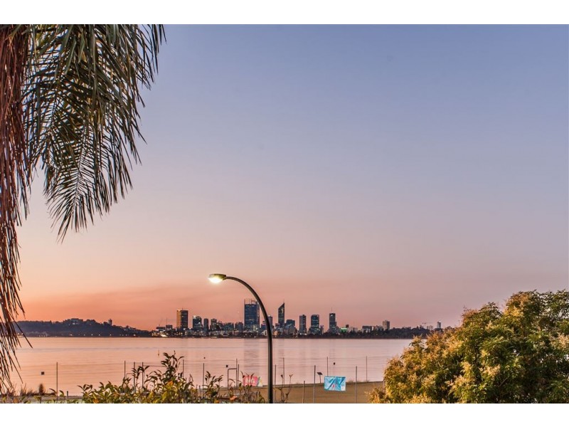 31 The Strand, Applecross WA 6153