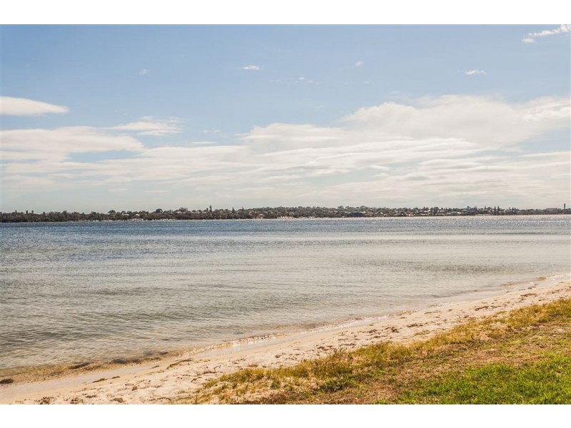 36 Fraser Road, Applecross WA 6153