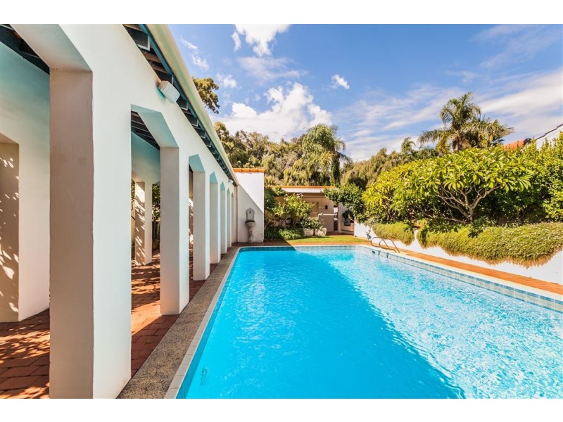 36 Fraser Road, Applecross WA 6153