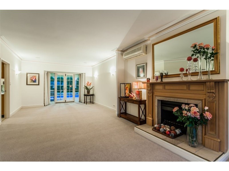 26 Whitfeld Terrace, Winthrop WA 6150