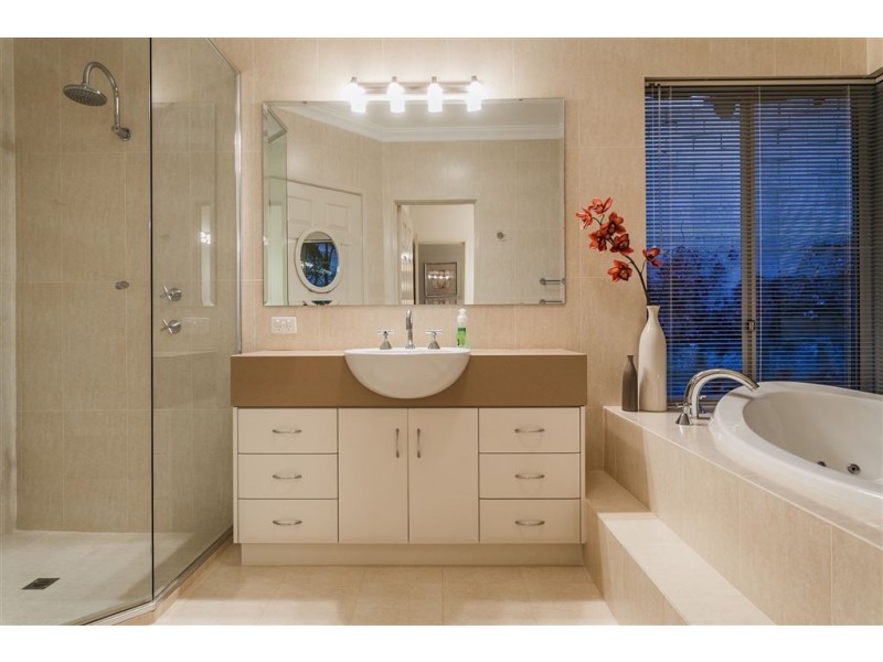 26 Whitfeld Terrace, Winthrop WA 6150