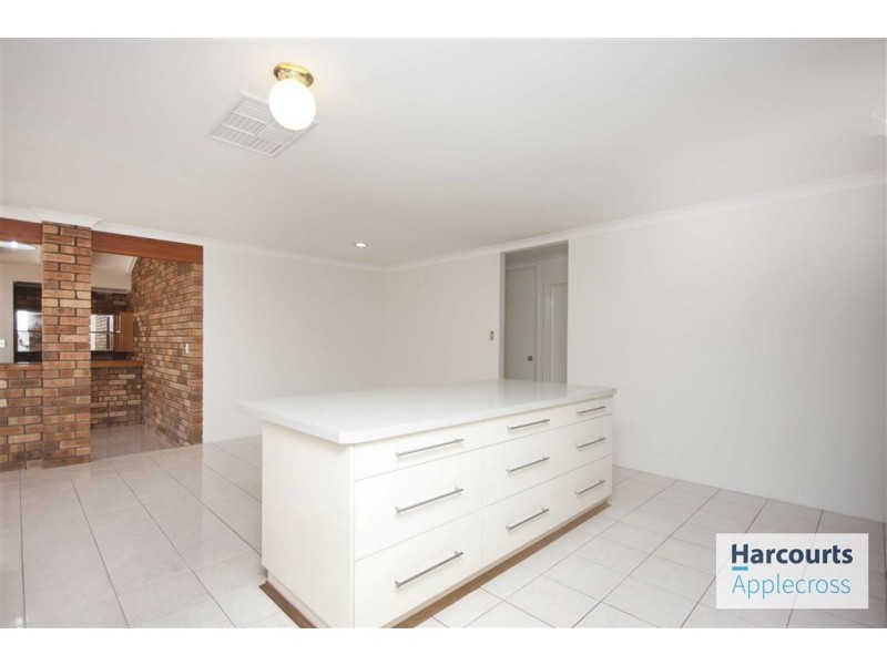 70 Calley Drive, Leeming WA 6149