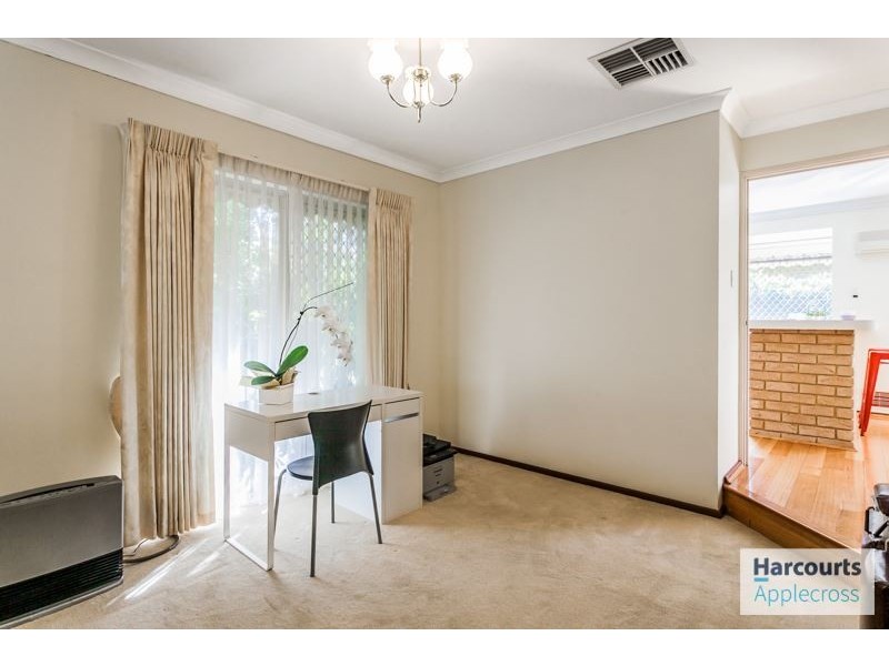 26 Kinross Road, Applecross WA 6153