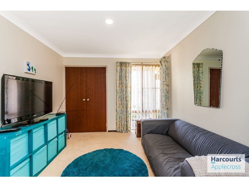 26 Kinross Road, Applecross WA 6153