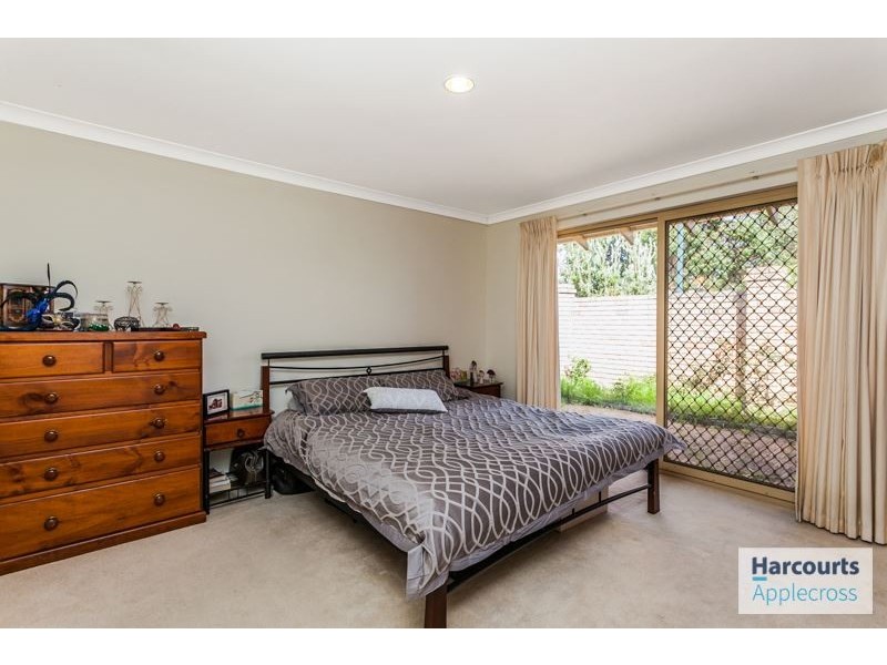 26 Kinross Road, Applecross WA 6153