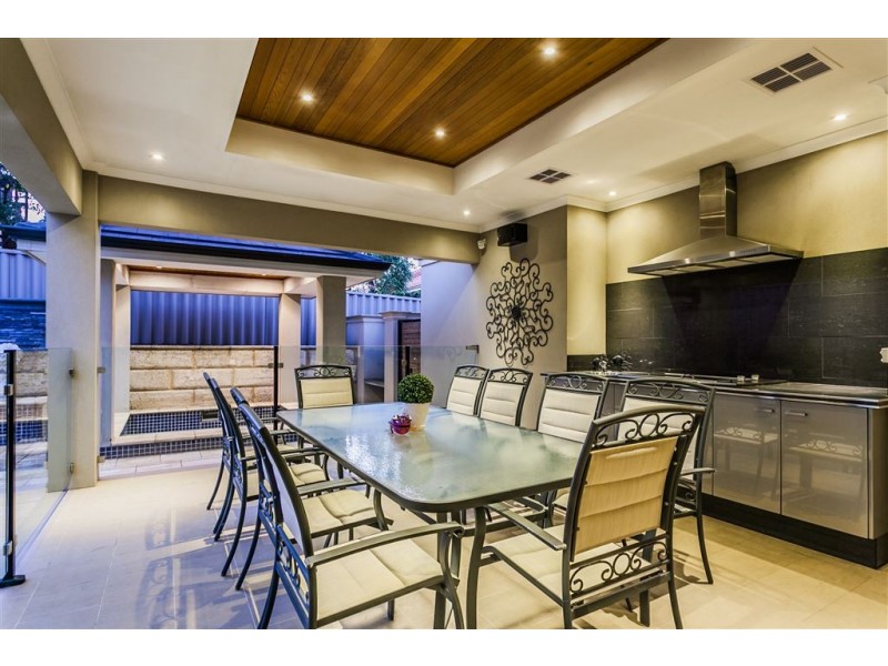 58 Ten Seldam Circle, Winthrop WA 6150