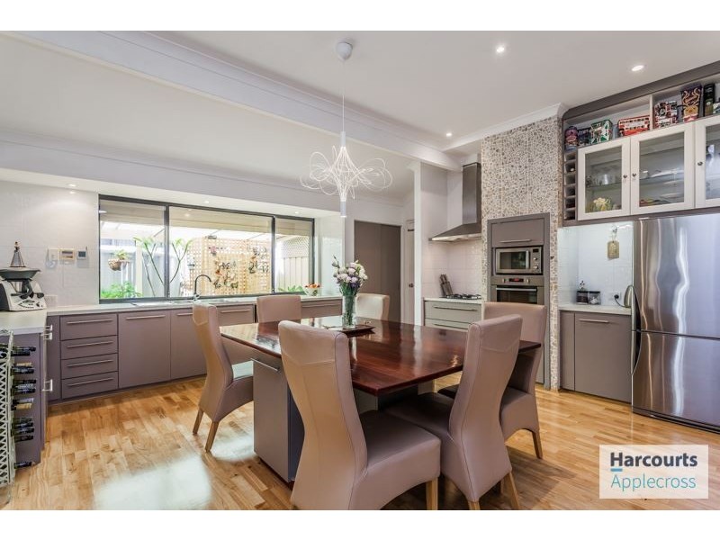 35 Sugarwood Drive, Thornlie WA 6108