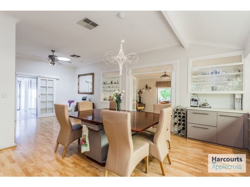 35 Sugarwood Drive, Thornlie WA 6108