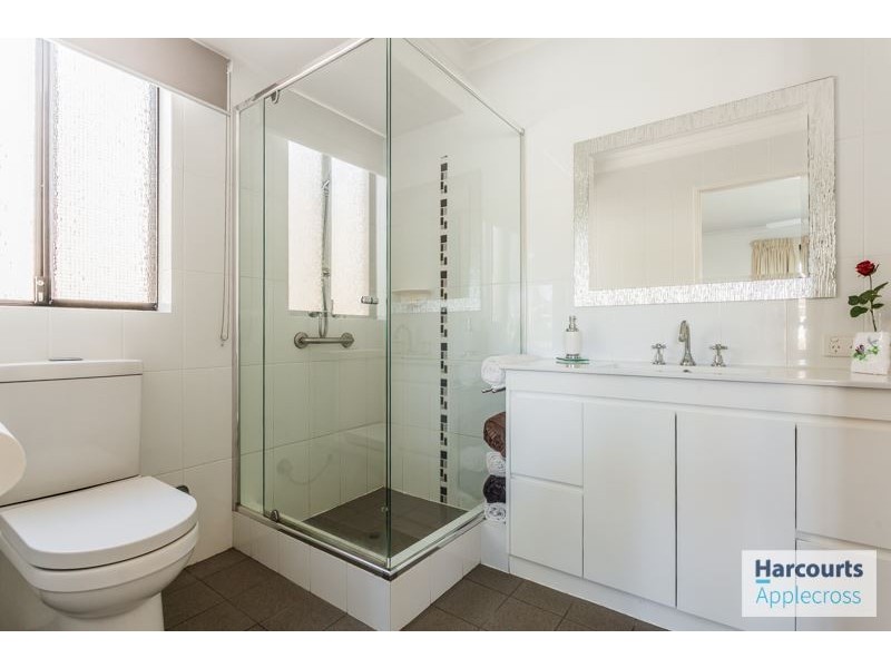 35 Sugarwood Drive, Thornlie WA 6108