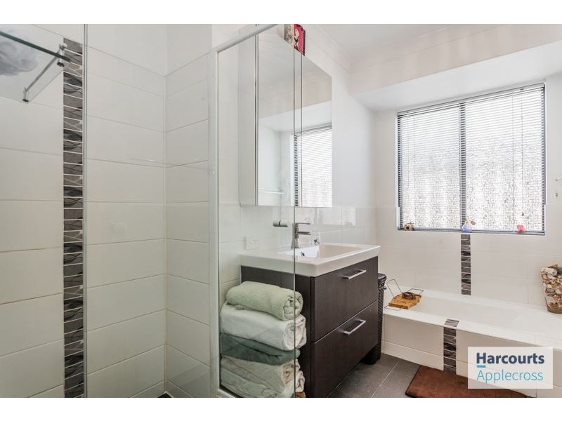 35 Sugarwood Drive, Thornlie WA 6108