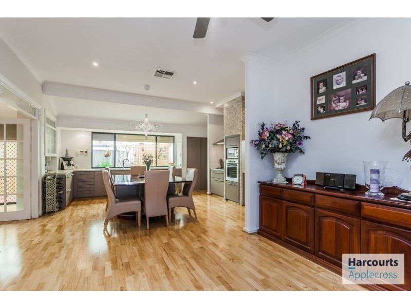 35 Sugarwood Drive, Thornlie WA 6108