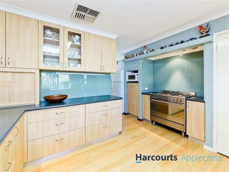 1 Ten Seldam Circle, Winthrop WA 6150