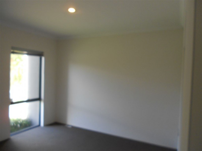 16A Lowes St, Cloverdale WA 6105