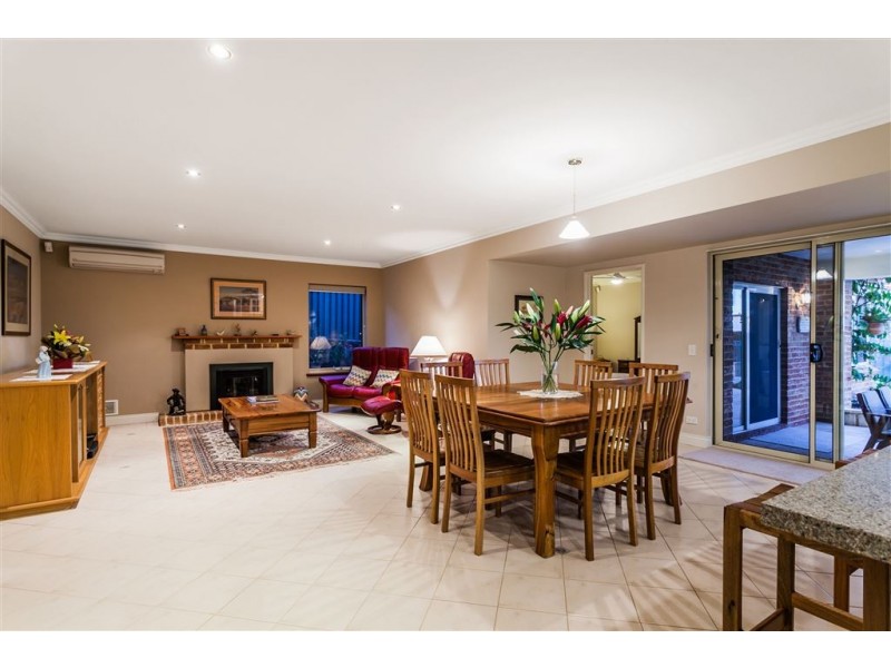 28 Edmiston Way, Winthrop WA 6150
