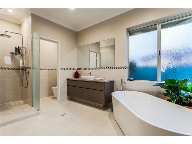 28 Edmiston Way, Winthrop WA 6150