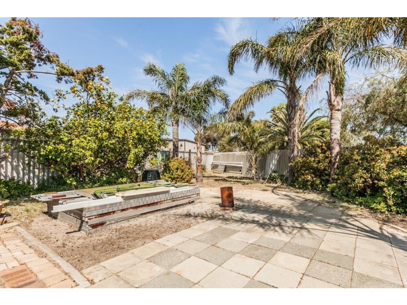 7 Salvia Court, Yangebup WA 6164