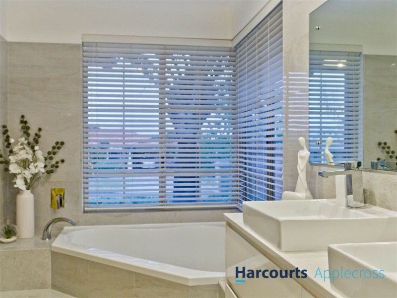 25 Hatherley Parade, Winthrop WA 6150