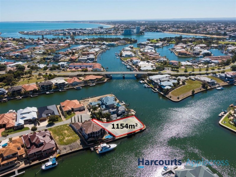 9 Eunamara Rtt, Halls Head WA 6210