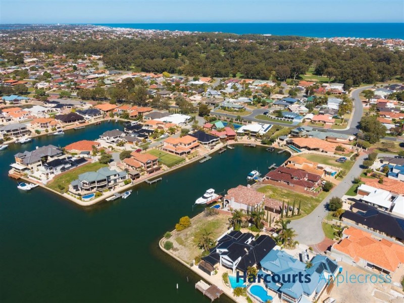 9 Eunamara Rtt, Halls Head WA 6210