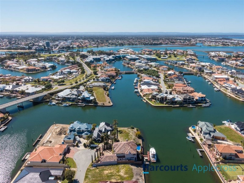 9 Eunamara Rtt, Halls Head WA 6210